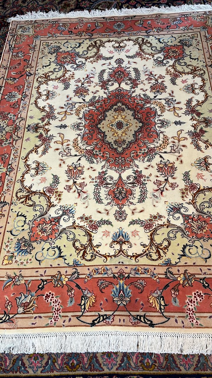 Tabriz Rug 008